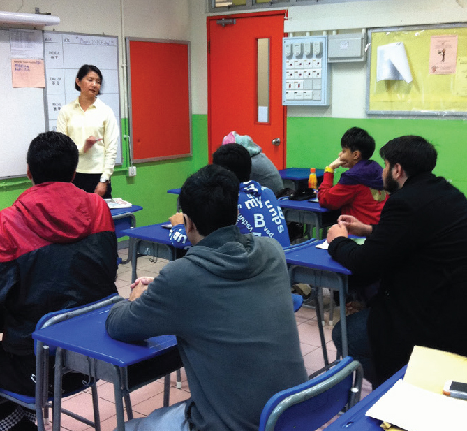 计划包括每周两小时的恒常中文课程，改善学员的语文能力。
